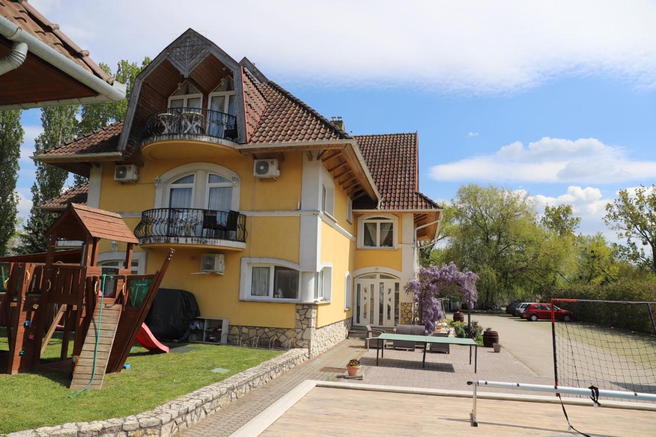 Bed and Breakfast Jade Panzio Balatonföldvár Exteriér fotografie